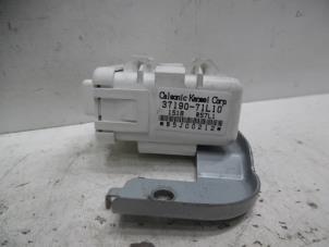 Gebruikte Centrale Deurvergrendelings Module Suzuki Swift (ZA/ZC/ZD) 1.2 16V Prijs € 40,00 Margeregeling aangeboden door Verhoef Cars & Parts