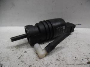 Gebruikte Ruitensproeierpomp voor Suzuki Swift (ZA/ZC/ZD) 1.2 16V Prijs € 20,00 Margeregeling aangeboden door Verhoef Cars & Parts