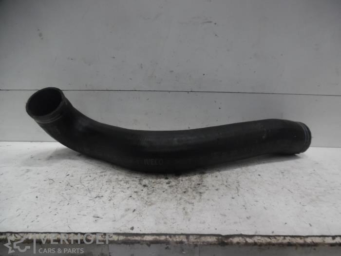 Gebruikte Intercooler Slang Iveco New Daily IV 40C15 Prijs € 40,00 Margeregeling aangeboden door Verhoef Cars & Parts