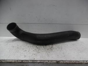 Gebruikte Intercooler Slang Iveco New Daily IV 40C15 Prijs € 40,00 Margeregeling aangeboden door Verhoef Cars & Parts