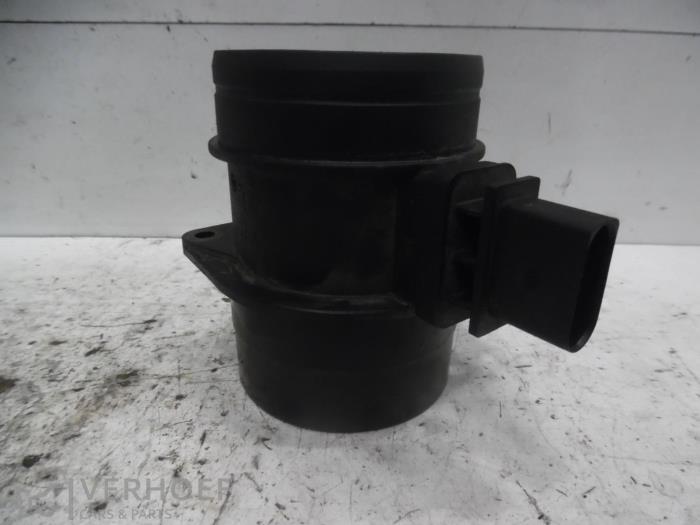 Gebruikte Luchthoeveelheidsmeter Volkswagen Transporter T5 2.5 TDi Prijs € 40,00 Margeregeling aangeboden door Verhoef Cars & Parts