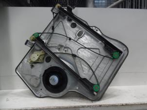 Gebruikte Ruitmechaniek 2Deurs links-voor Volkswagen Transporter T5 2.5 TDi Prijs € 50,00 Margeregeling aangeboden door Verhoef Cars & Parts