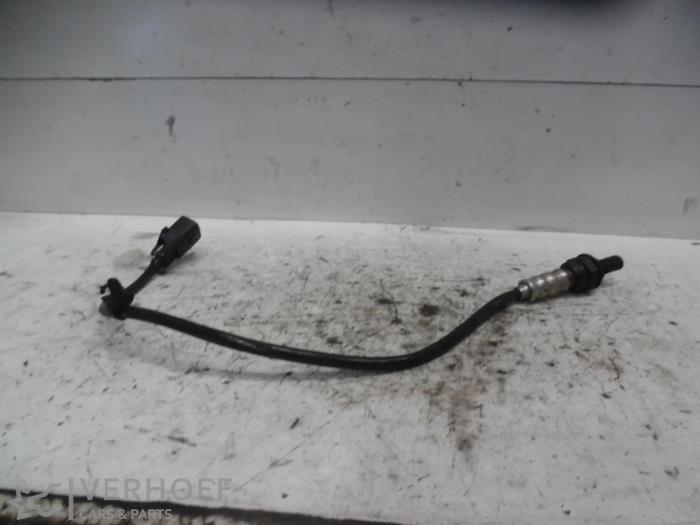 Gebruikte Lambda Sonde Kia Carens III (FG) 2.0i CVVT 16V Prijs € 20,00 Margeregeling aangeboden door Verhoef Cars & Parts