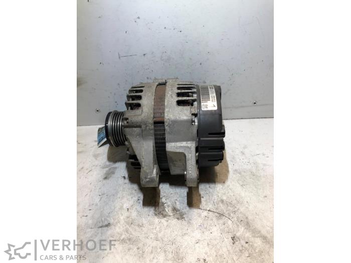 Gebruikte Dynamo Kia Sportage (SL) 2.0 CRDi 16V VGT 4x2 Prijs € 140,00 Margeregeling aangeboden door Verhoef Cars & Parts