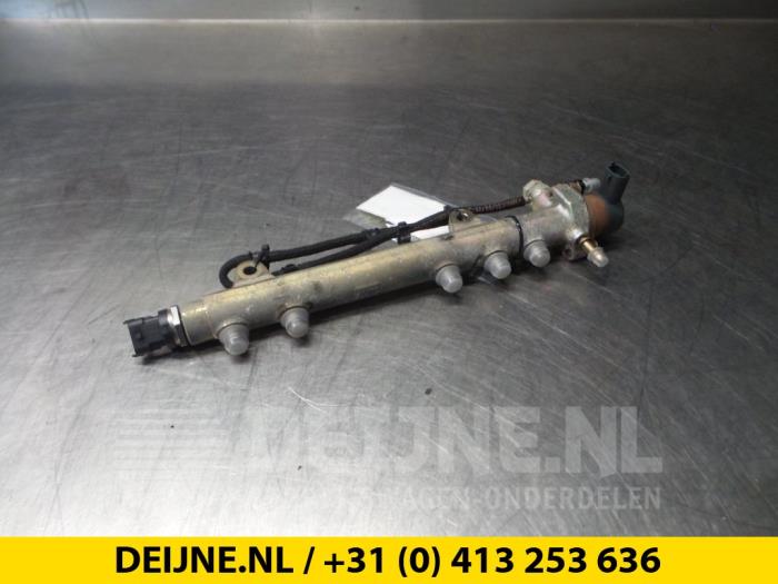 Galerij (Injectie) - Opel Combo