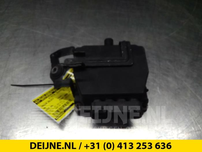 Vacuum Relais - Volkswagen Golf