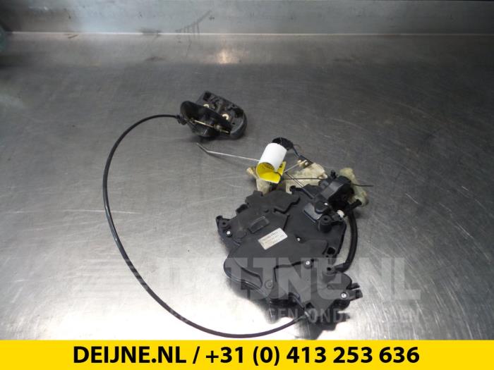 Schuifdeur Slotmechaniek rechts - Volkswagen Caddy