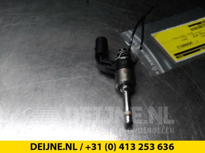 Injector (benzine injectie) - Volkswagen Golf