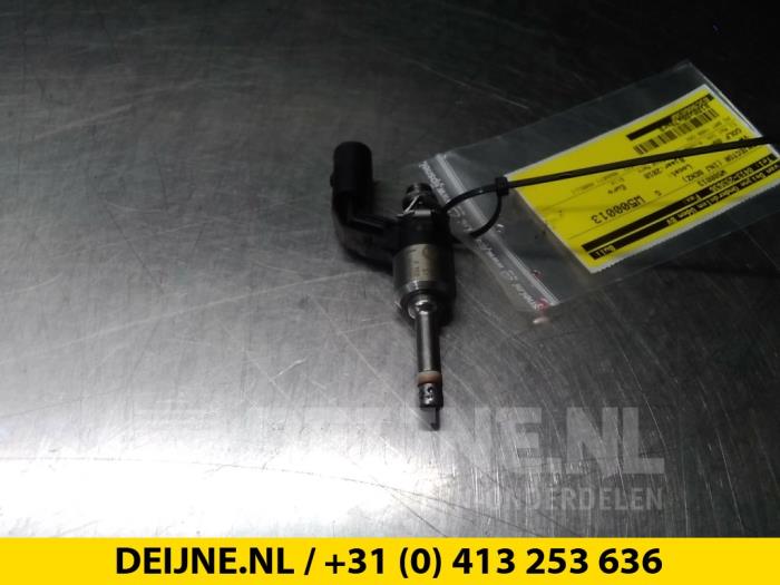 Injector (benzine injectie) - Volkswagen Golf