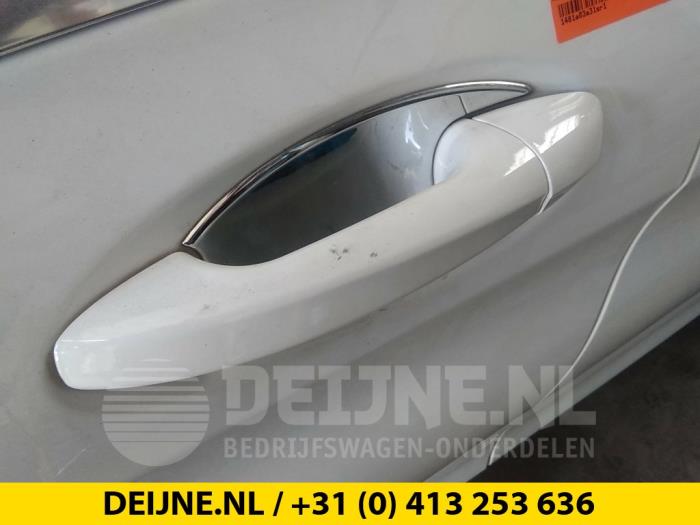 Portiergreep 4Deurs links-voor - Mercedes C-Klasse