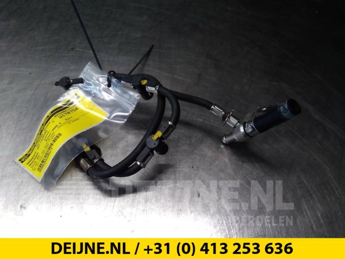 Brandstof retourleiding - Mercedes Vito