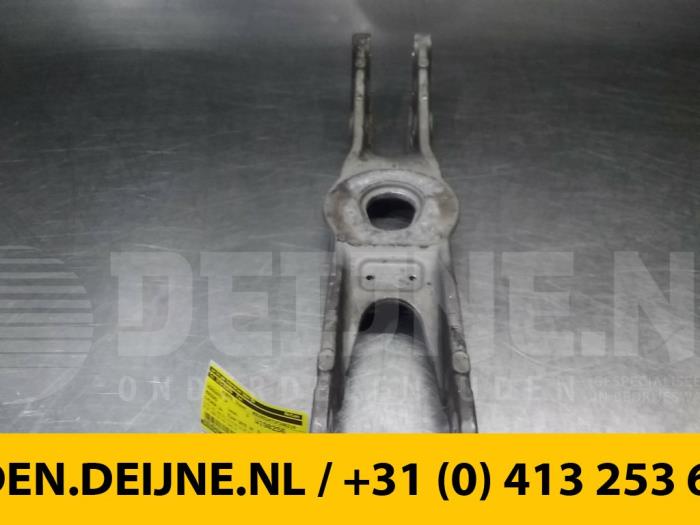 Veerschotel links-achter - Mercedes C-Klasse