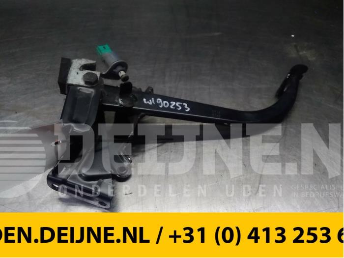 Koppelingspedaal - Renault Trafic