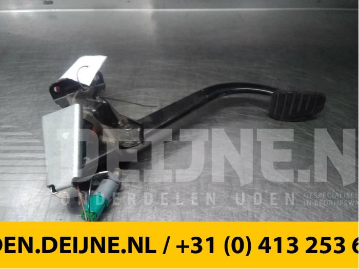 Koppelingspedaal - Opel Vivaro