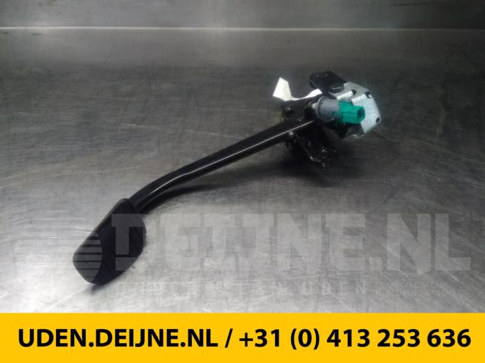 Koppelingspedaal - Opel Vivaro