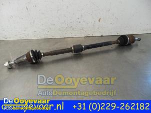 Gebruikte Steekas links-achter Mitsubishi Outlander (GF/GG) 2.0 16V PHEV 4x4 Prijs € 59,99 Margeregeling aangeboden door Autodemontagebedrijf De Ooyevaar