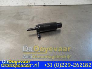 Gebruikte Pomp koplampsproeier Opel Cascada 1.6 SIDI Eco Turbo 16V Prijs € 29,99 Margeregeling aangeboden door Autodemontagebedrijf De Ooyevaar