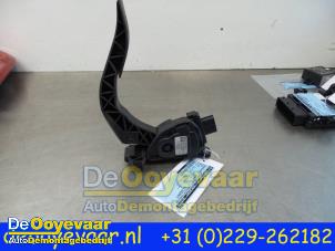 Gebruikte Sensor Gaspedaalpositie Audi A6 Avant Quattro (C6) 3.0 TDI V6 24V Prijs € 5,00 Margeregeling aangeboden door Autodemontagebedrijf De Ooyevaar