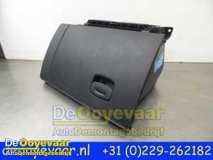 Gebruikte Dashboardkastje Renault Kadjar (RFEH) 1.5 dCi DPF Prijs € 54,99 Margeregeling aangeboden door Autodemontagebedrijf De Ooyevaar