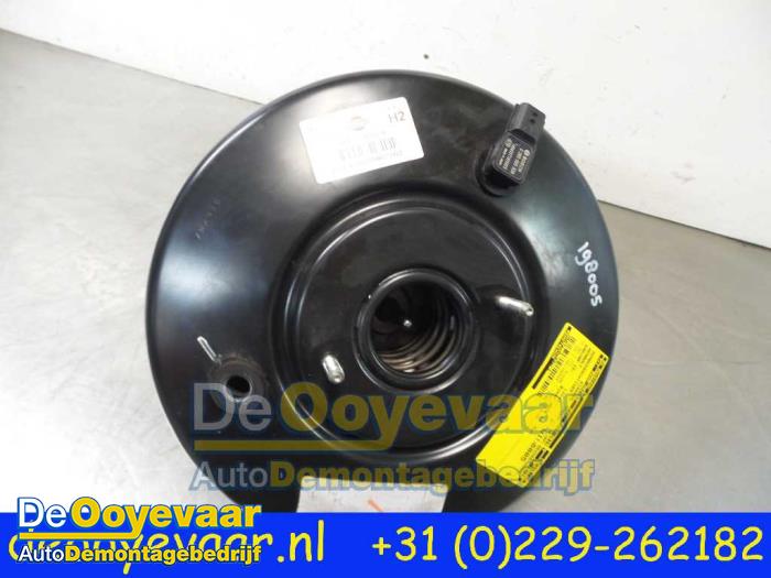 Gebruikte Rembekrachtiger Renault Kadjar (RFEH) 1.5 dCi DPF Prijs € 29,99 Margeregeling aangeboden door Autodemontagebedrijf De Ooyevaar