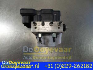 Gebruikte ABS Pomp Renault Kadjar (RFEH) 1.5 dCi DPF Prijs € 99,99 Margeregeling aangeboden door Autodemontagebedrijf De Ooyevaar