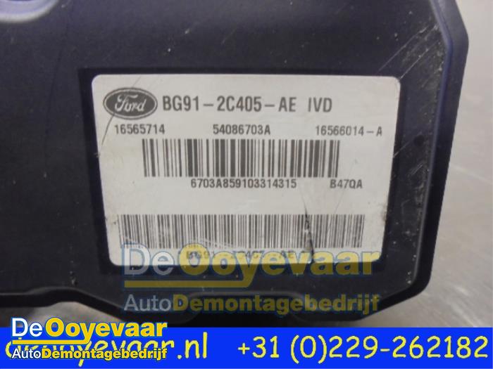 ABS Pomp van een Ford S-Max (GBW) 2.0 TDCi 16V 140 2015