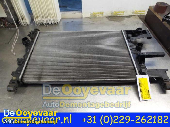 Gebruikte Radiateur Opel Astra J Sports Tourer (PD8/PE8/PF8) 1.3 CDTI 16V ecoFlex Prijs € 29,99 Margeregeling aangeboden door Autodemontagebedrijf De Ooyevaar