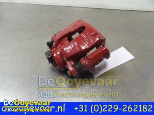 Gebruikte Remklauw (Tang) links-voor Alfa Romeo MiTo (955) 0.9 TwinAir Prijs € 19,99 Margeregeling aangeboden door Autodemontagebedrijf De Ooyevaar