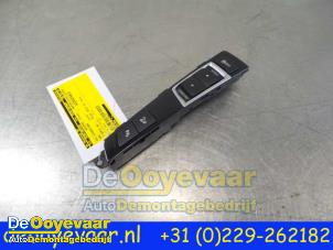 Gebruikte PDC Schakelaar BMW 7 serie (F01/02/03/04) 740d xDrive 24V Prijs € 74,99 Margeregeling aangeboden door Autodemontagebedrijf De Ooyevaar