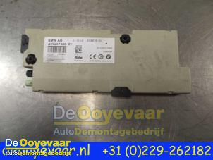 Gebruikte Antenne Versterker BMW 7 serie (F01/02/03/04) 740d xDrive 24V Prijs € 24,99 Margeregeling aangeboden door Autodemontagebedrijf De Ooyevaar