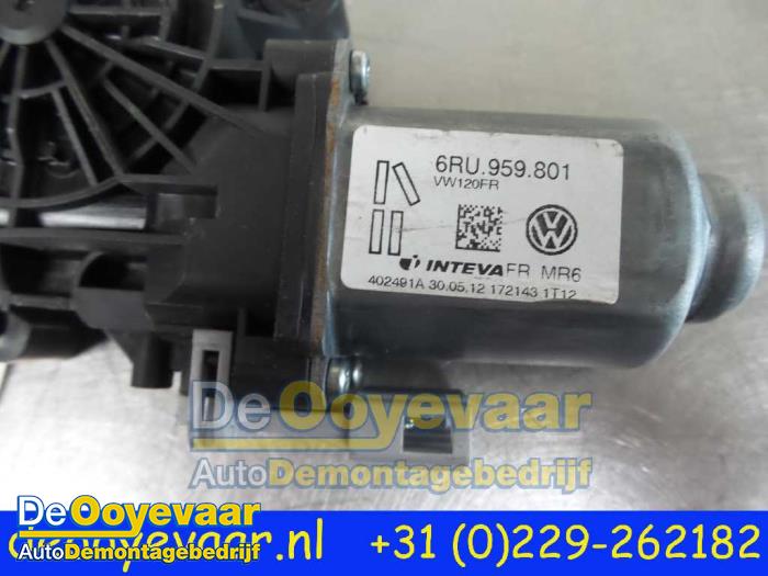 Raammotor Portier van een Volkswagen Up! (121) 1.0 12V 75 2012