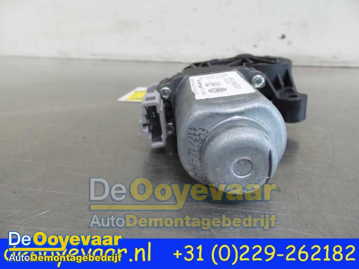 Raammotor Portier van een Volkswagen Up! (121) 1.0 12V 75 2012
