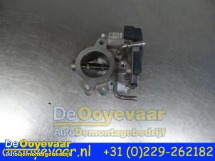 Gebruikte Gasklephuis Renault Scénic IV (RFAJ) 1.7 Blue dCi 150 Prijs € 59,99 Margeregeling aangeboden door Autodemontagebedrijf De Ooyevaar