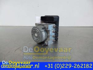 Gebruikte ABS Pomp Audi A3 Sportback (8VA/8VF) 2.0 TDI 16V Prijs € 25,00 Margeregeling aangeboden door Autodemontagebedrijf De Ooyevaar