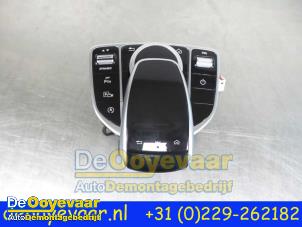 Gebruikte I-Drive knop Mercedes E (W213) E-350d 3.0 V6 24V Prijs € 124,99 Margeregeling aangeboden door Autodemontagebedrijf De Ooyevaar