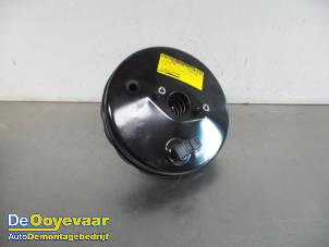 Gebruikte Rembekrachtiger Mitsubishi Outlander (GF/GG) 2.4 16V PHEV 4x4 Prijs € 59,99 Margeregeling aangeboden door Autodemontagebedrijf De Ooyevaar