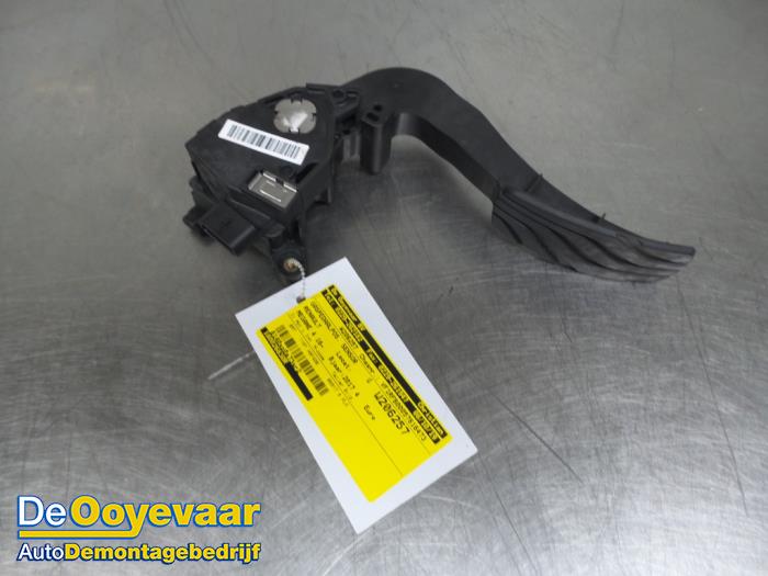 Gebruikte Sensor Gaspedaalpositie Renault Megane IV (RFBB) 1.2 Energy TCE 100 Prijs € 15,00 Margeregeling aangeboden door Autodemontagebedrijf De Ooyevaar