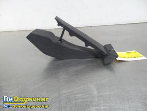 Gebruikte Gaspedaalpositie Sensor BMW 5 serie (E60) 525d 24V Prijs € 5,00 Margeregeling aangeboden door Autodemontagebedrijf De Ooyevaar