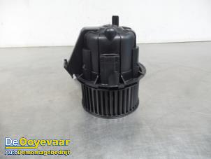 Gebruikte Chaufage Ventilatiemotor Citroen C3 (SC) 1.2 VTi 82 12V Prijs € 9,99 Margeregeling aangeboden door Autodemontagebedrijf De Ooyevaar