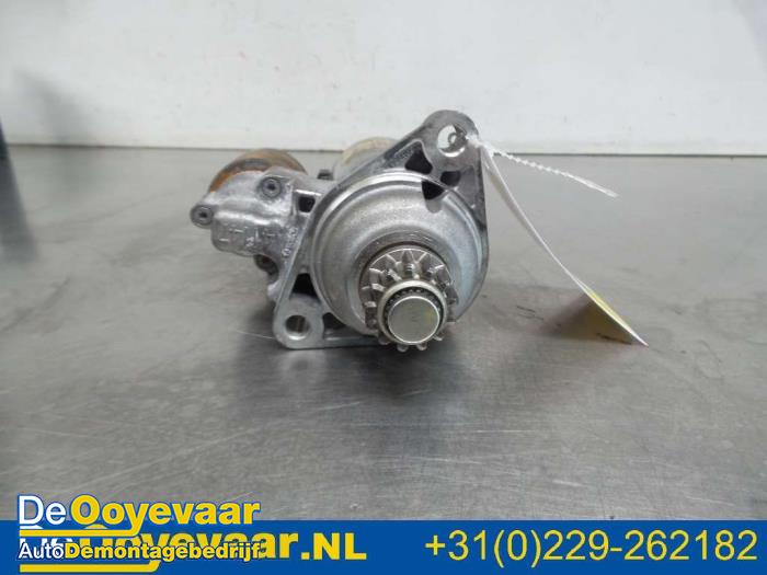 Startmotor van een Mercedes-Benz GLA (156.9) 2.0 45 AMG Turbo 16V 2015