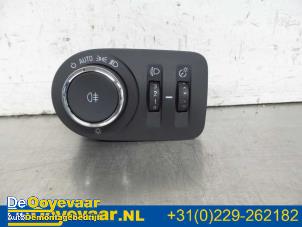 Gebruikte Licht Schakelaar Opel Adam 1.0 Ecotec 12V SIDI Turbo Prijs € 19,98 Margeregeling aangeboden door Autodemontagebedrijf De Ooyevaar
