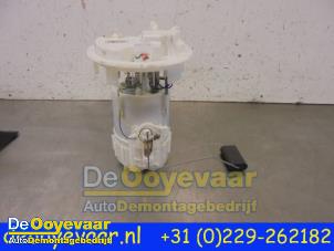 Gebruikte Benzinepomp Peugeot 208 I (CA/CC/CK/CL) 1.2 Vti 12V PureTech 82 Prijs € 19,99 Margeregeling aangeboden door Autodemontagebedrijf De Ooyevaar