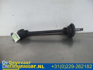 Gebruikte Aandrijfas links-achter Mercedes E (W213) E-220d 2.0 Turbo 16V Prijs € 99,99 Margeregeling aangeboden door Autodemontagebedrijf De Ooyevaar