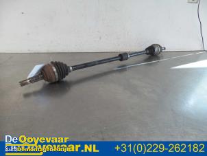 Gebruikte Aandrijfas rechts-voor Opel Astra J (PC6/PD6/PE6/PF6) 1.6 16V Ecotec Prijs € 29,99 Margeregeling aangeboden door Autodemontagebedrijf De Ooyevaar