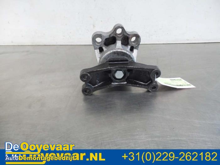 Motorsteun van een Ford Transit Custom 2.2 TDCi 16V FWD 2015