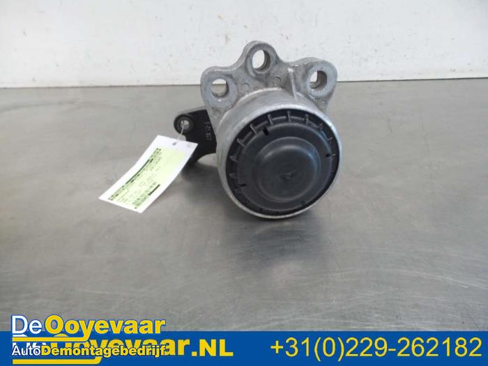 Motorsteun van een Ford Transit Custom 2.2 TDCi 16V FWD 2015