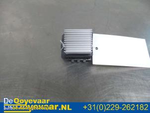 Gebruikte Kachel Weerstand Peugeot 108 1.0 12V Prijs € 9,99 Margeregeling aangeboden door Autodemontagebedrijf De Ooyevaar