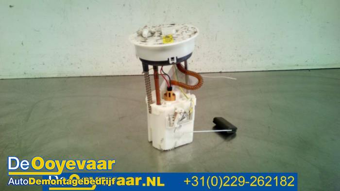 Gebruikte Tank element Pomp Opel Agila (B) 1.0 12V Prijs € 15,00 Margeregeling aangeboden door Autodemontagebedrijf De Ooyevaar