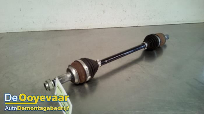 Gebruikte Aandrijfas links-voor Honda Jazz (GK/GP) 1.3 -i-VTEC 16V Prijs € 69,99 Margeregeling aangeboden door Autodemontagebedrijf De Ooyevaar