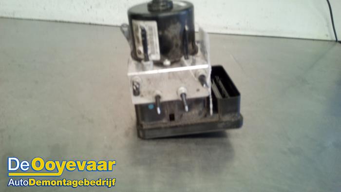 Gebruikte ABS Pomp BMW 3 serie Touring (E91) 318d 16V Prijs € 24,99 Margeregeling aangeboden door Autodemontagebedrijf De Ooyevaar